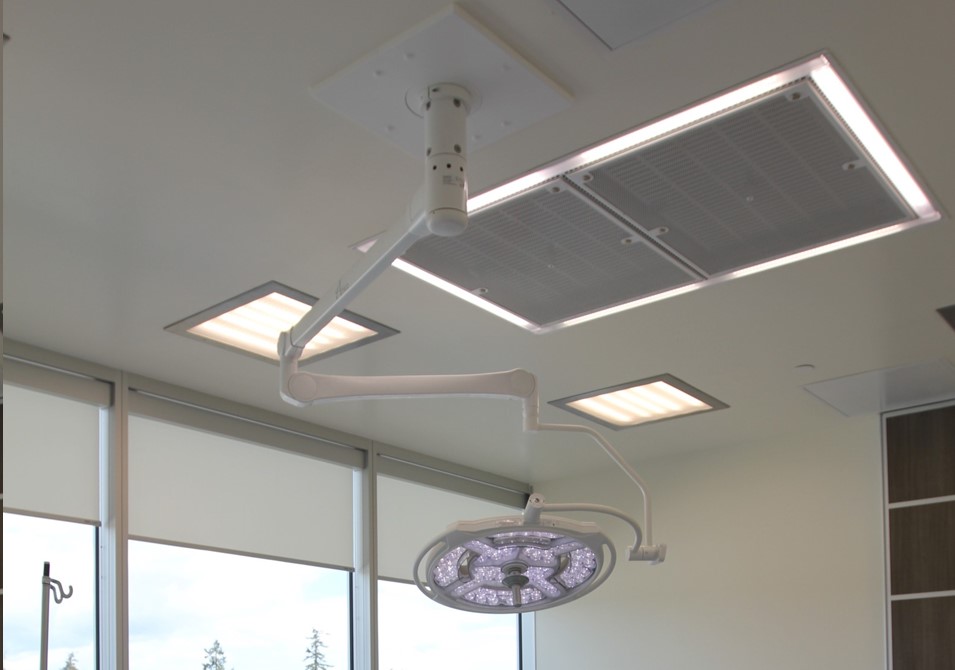 Procedure room ceiling with LEDiffuser